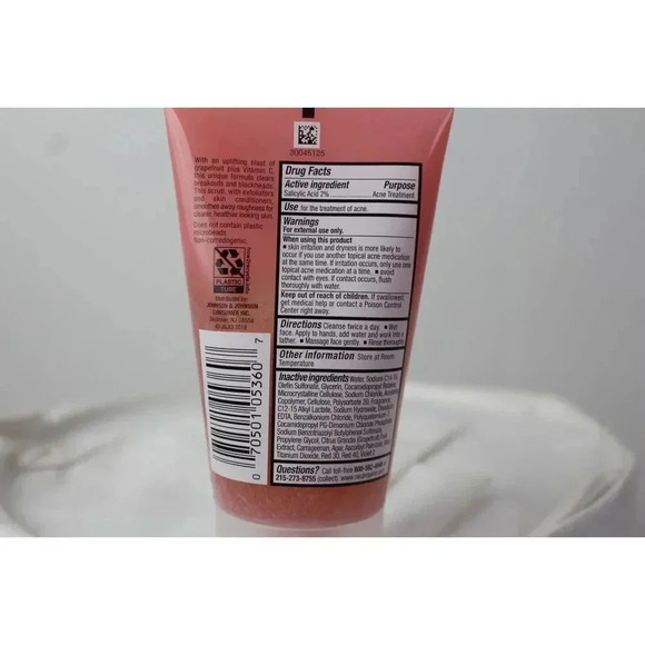 Neutrogena OIL-Free Acne Wash pink grapefruit foaming scrub - Picture 2 of 2
